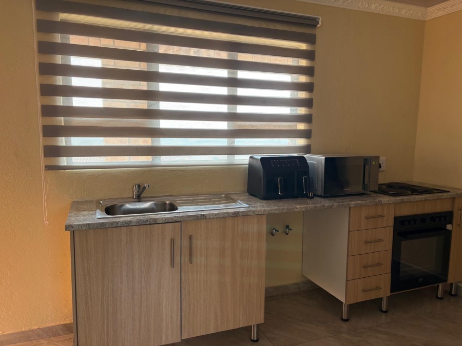 To Let 1 Bedroom Property for Rent in Tlhabane West North West